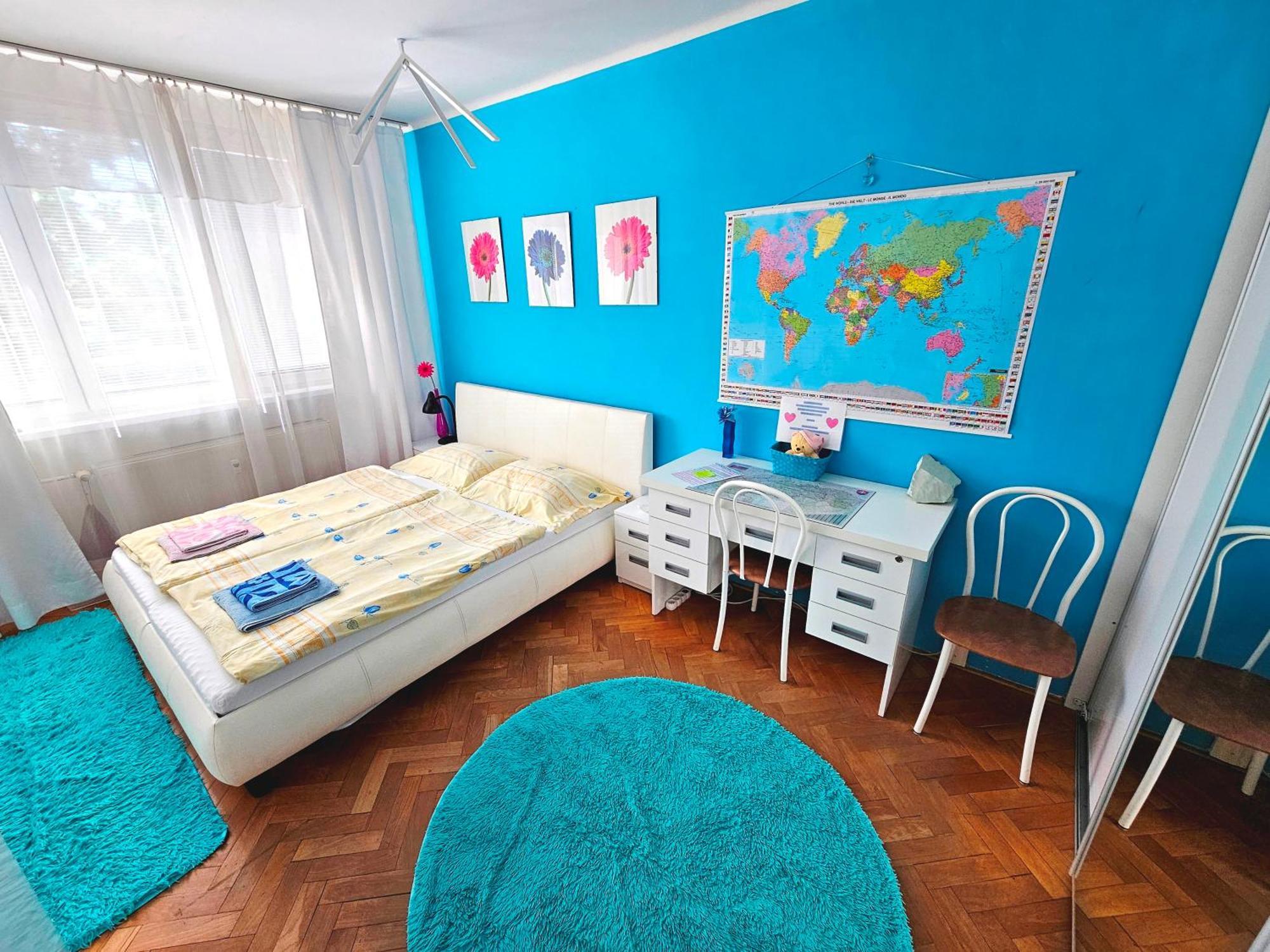 Cozy Blue Apartment Presov Bagian luar foto