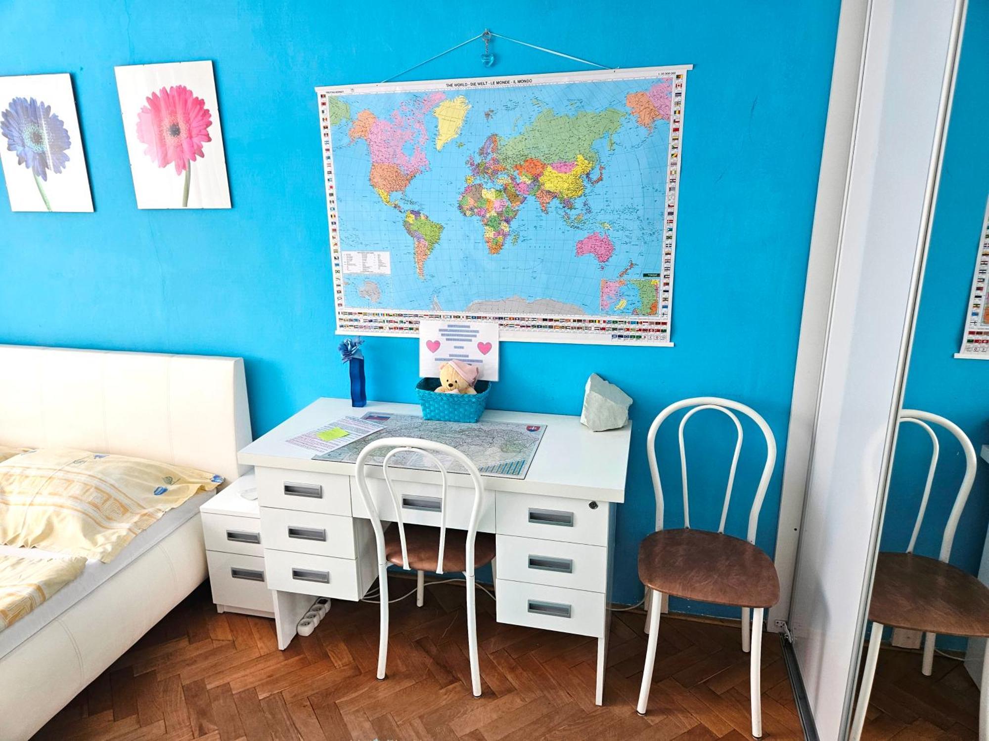 Cozy Blue Apartment Presov Bagian luar foto